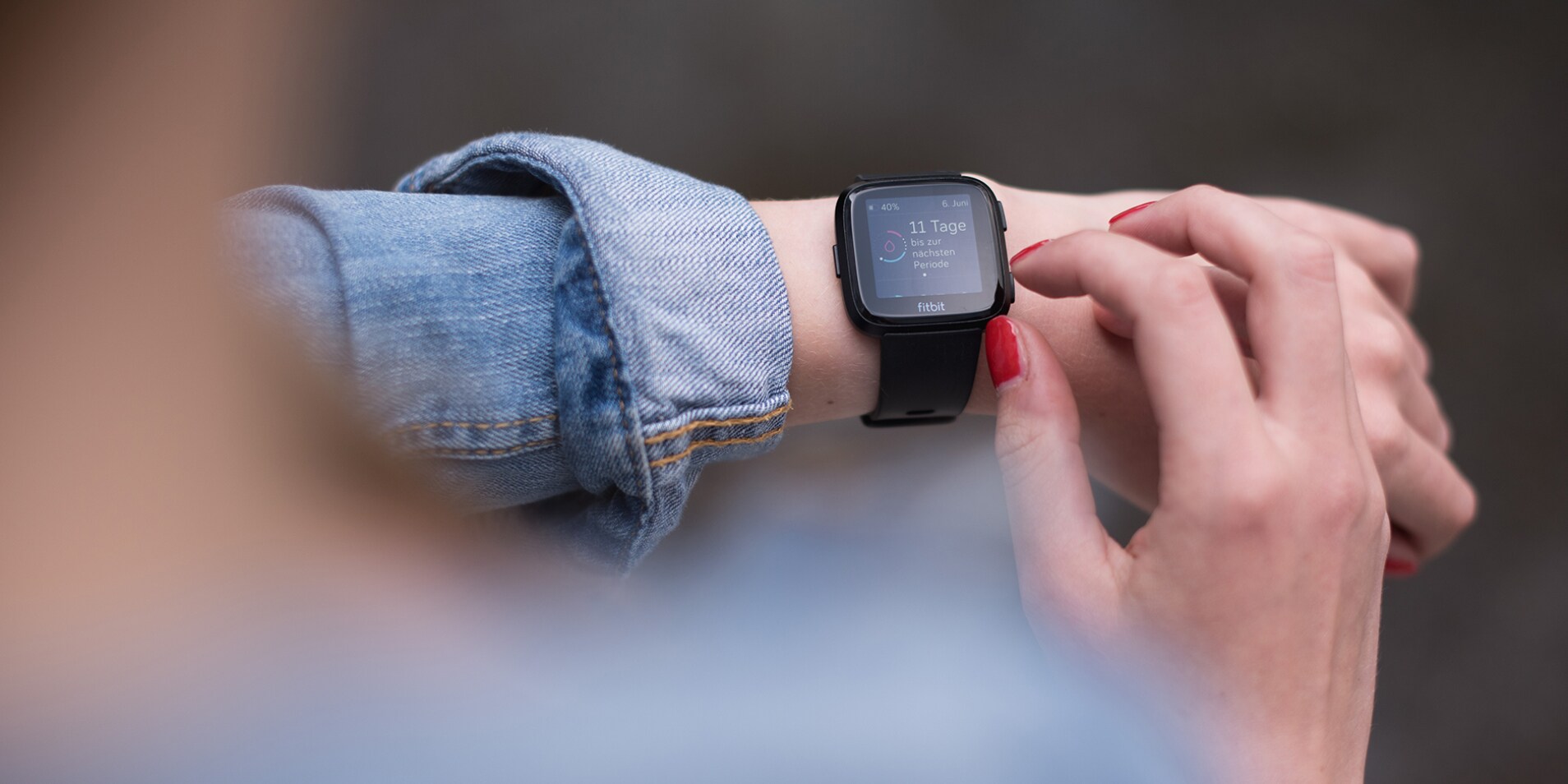 So Trackt Die Fitbit Versa Deine Periode Galaxus
