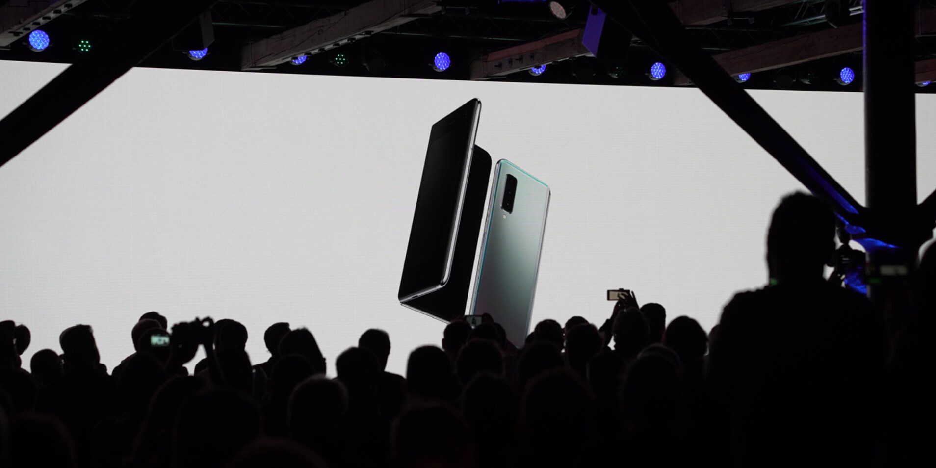 Samsung Galaxy Fold Le Futur S Ouvre A Vous Digitec
