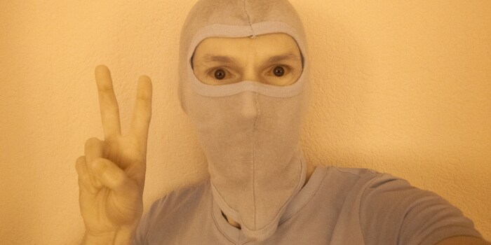 Sieht man mit einer Infrarotkamera durch Kleider? Ein Test (ohne Dick Pics)