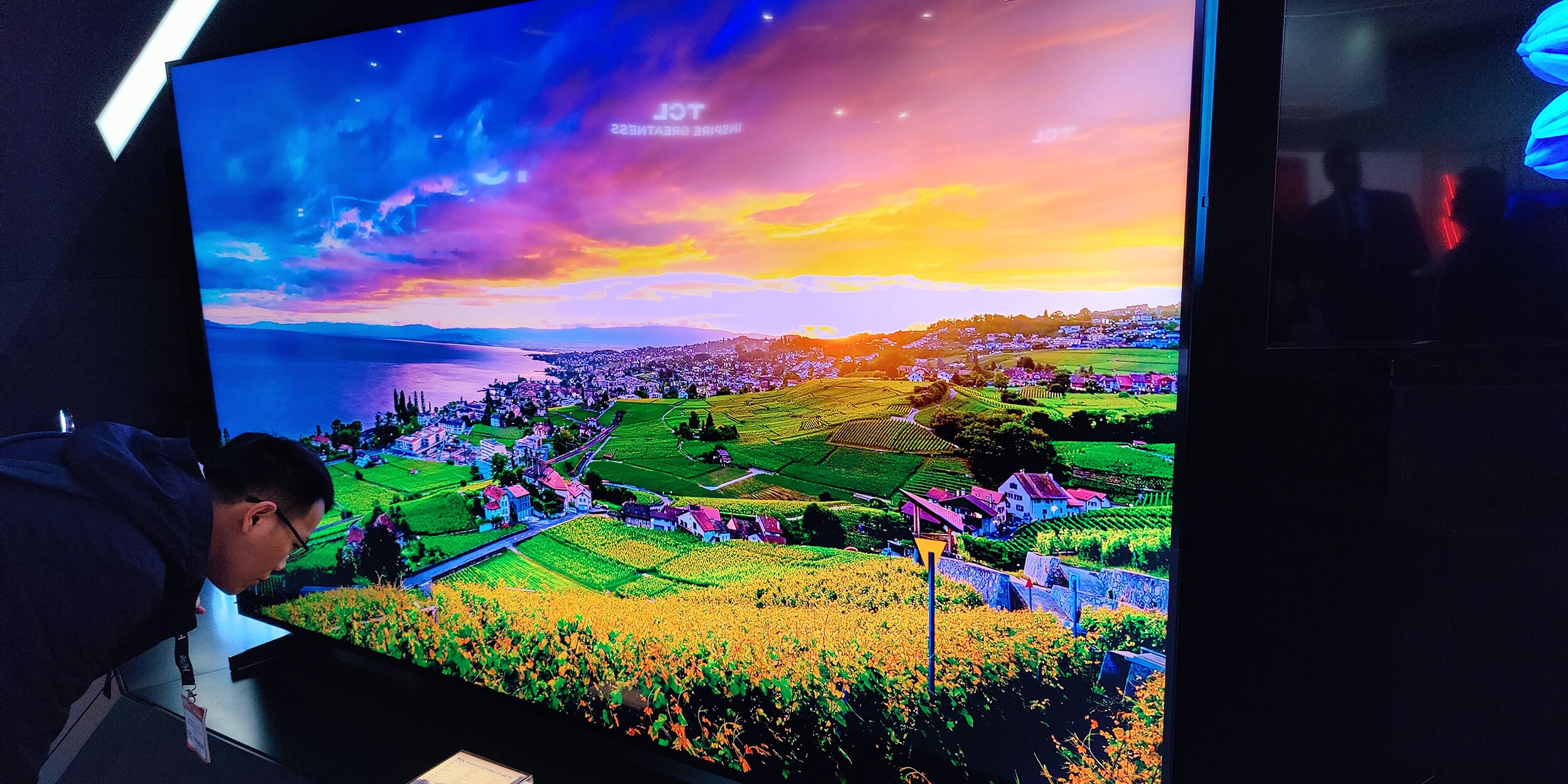 ist-tcls-x95-der-hellste-fernseher-aller-zeiten-galaxus