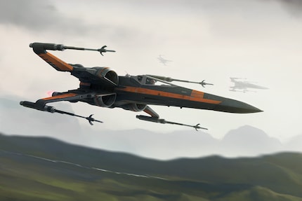 Oscar Isaac als Poe Dameron hat seinen X-Wing Starfighter neu angemalt