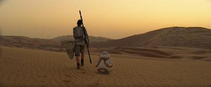 Der Droide BB-8 steht Rey und den Rebellen mit Rat und Tat zur Seite