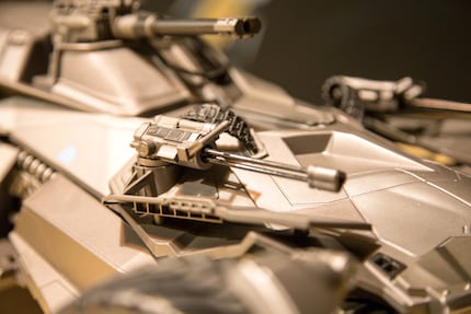 Die Gatling-Guns drehen sich beim Schiessen.