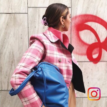 Pince à cheveux et veste assorties. Image: @hannamw