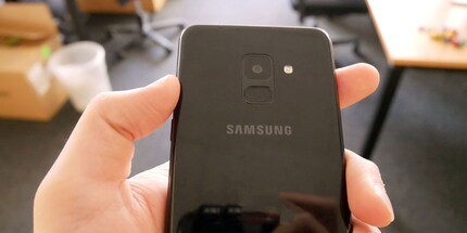 Du siehst: Keine Dual-Kamera, somit keine Bokeh-Effekte, die von der Kamera künstlich erzeugt werden können