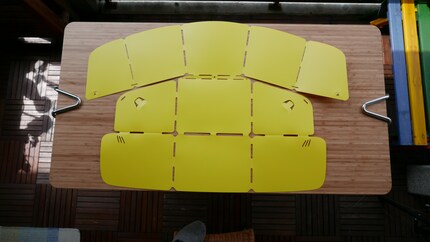 Bekleben musst du den Solarkocher selbst.