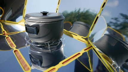 Ein dunkler Topf muss es schon sein, um auf brauchbare Temperaturen zu kommen.