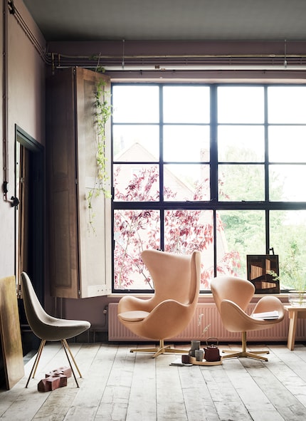 With Teo Jakob, we’ve added popular design classics to our product range. Photographer: Ditte Isager, Picture: Fritz Hansen
