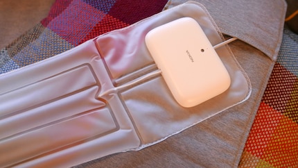 Everything feels high-quality on the outside, while a small air mattress with a brain appears on the inside.