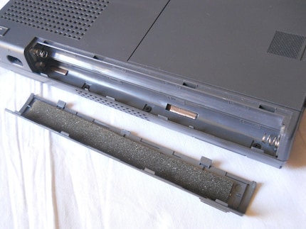  It seems to run on actual batteries. Good for me; I won't have to deal with an old rechargeable battery.