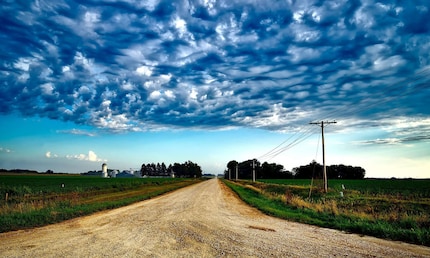 Instead of a white cloud cover, you can see a lot of detail. Of course, that's a bit of illustration up there too.