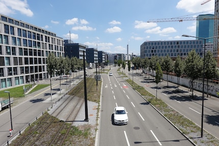 With maximum wide-angle