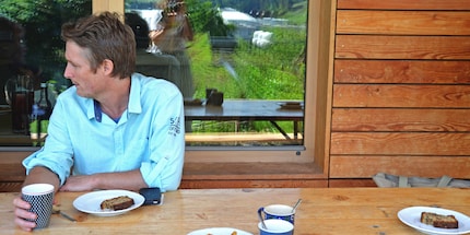 René Hirschi in the Sennrüt community garden