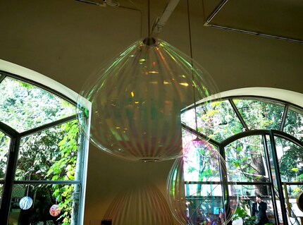 «Holon», una bolla di sapone meccanica concepita dallo Studio Martens & Visser.