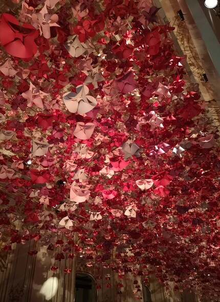 Atelier Oï kreiert mit kleinen Objekten imposante Innenräume.