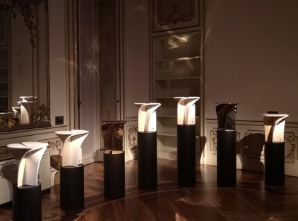 Nicolas Ghesquière inszeniert den «The Folding Stool» wie seine Models auf dem Laufsteg, Mailand 2018