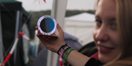 La PL3000 avec la lumière du miroir allumée.