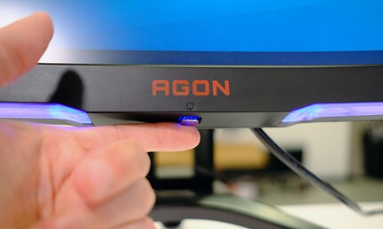 Der Joystick, um das OSD-Menü zu steuern.