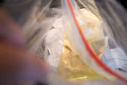 Here, everything was fine again: the bag with the cream in the one with the ice cream