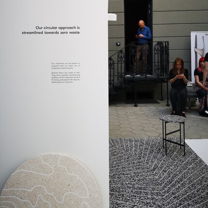 Dank 3D-Drucks verzieren nun auch individuelle Gravuren Terrazzo-Platten. Aectual, Salone del Mobile, 2018