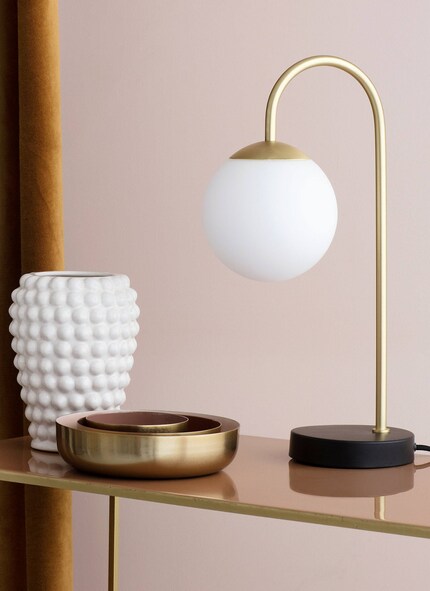 «Caspa» laisse la boule pendre de sa tige comme une fleur et semble flotter. Image : Broste Copenhagen