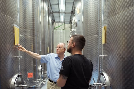 Il dirigente dell’azienda Martin Strotz ci mostra la produzione Jsotta