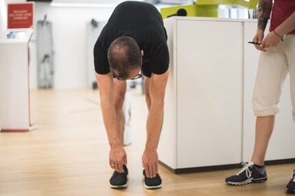 Da ist noch Luft nach unten: Bis auf den Boden komme ich nicht.