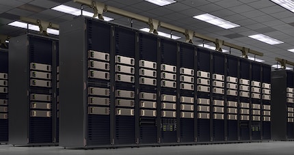 Le centrali del server forniscono la potenza necessaria per giocare.
