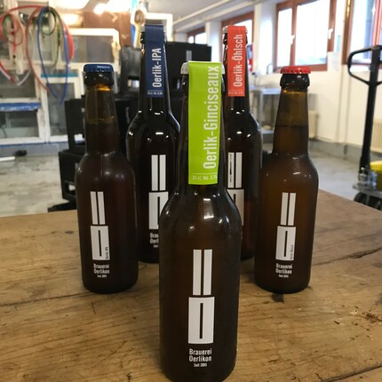 Una panoramica dell'assortimento attuale. Ogni etichetta è incollata a mano.