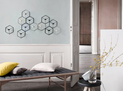 Ob solo oder wie ein Mosaik arrangiert – «Pov» stimuliert mit klaren Linien und angenehmen Lichtakzenten. Bilder: Menu