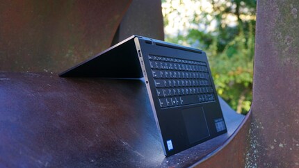 Tastiera e trackpad sono molto ordinati.