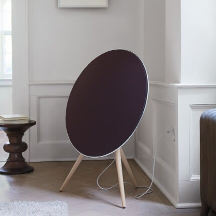 Der getarnte Lautsprecher kann platzsparend ebenfalls an der Wand montiert werden. Bilder: Bang & Olufsen