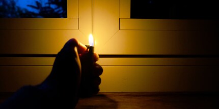 Beim Flammen-Test wirds schön romantisch.