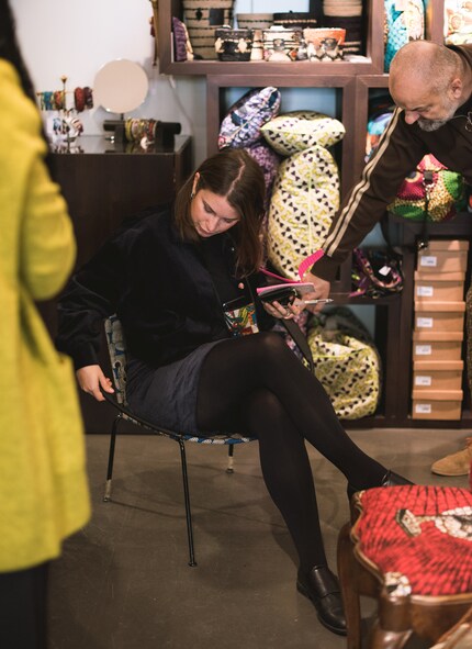 I prefer to wear plain clothes in dark colours, but a patterned chair caught my eye.