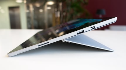 Folgende Anschlüsse bietet das Surface Pro: Mini DisplayPort, USB 3.0 Typ-A, Netzanschluss, Klinkenanschluss, Schnittstelle fürs Type Cover