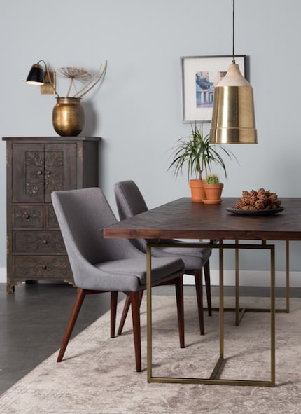 Des pieds de table aériens conféreront une impression de légèreté. Photo : Dutchbone