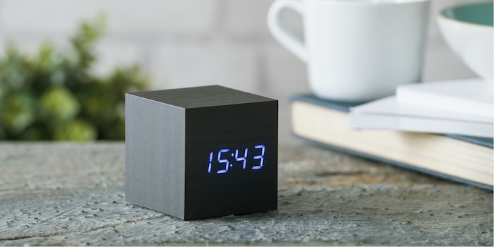 «Back to the roots»: Wecker machen mit ihrem Aussehen und modernen Eigenschaften Smartphone-Uhren Konkurrenz. Bild: Gingko «Back to the roots»: Wecker machen mit ihrem Aussehen und modernen Eigenschaften Smartphone-Uhren Konkurrenz. Bild: Gingko