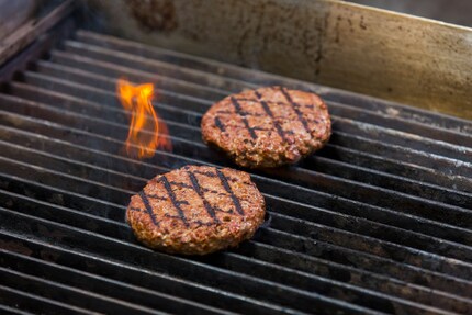 Alles pflanzlich: Burger auf dem Grill