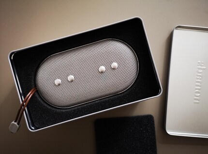 Schicke Box fürs Zubehör, die sich auch zum Verschenken eignet.