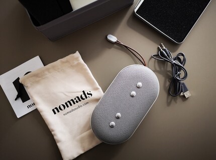 Mit praktischem Beutel zum Reisen.