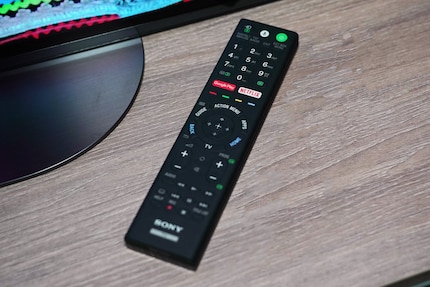 Depuis une centaine d'années, en gros, la télécommande de Sony ressemble à ça