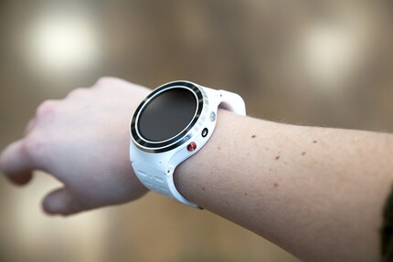 Die Uhr ist etwas gross für mein Handgelenk, sieht sonst aber okay aus.