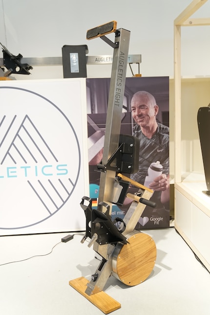 Das Augletics Eight Style im kompakten (Zu)Stand. Vielleicht lässt es sich mit ein paar Kleiderhaken als Designer-Garderobe nutzen?