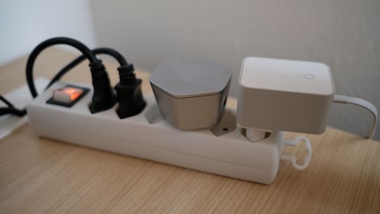 Que ce soit dans la multiprise ou dans la prise électrique, les pods prennent trop de place.