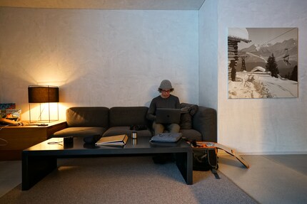 Après tout, nous sommes ici pour travailler.