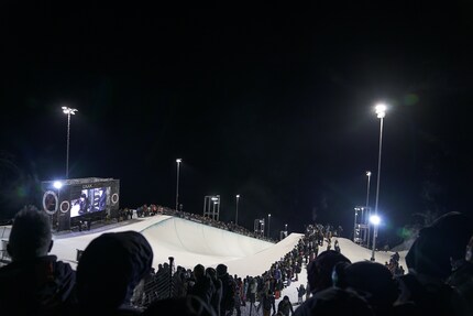 Ici, quelque part, se cache l'ours qui fait des claquettes.