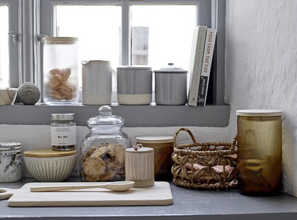 Les aliments conservés dans des récipients en verre ont également un caractère décoratif. Image : Bloomingville