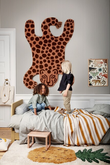 Ein einheitliches Konzept zaubert ein stimmiges Erscheinungsbild, das sich durchs ganze Zimmer zieht. Bild: Ferm Living