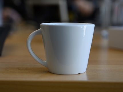 Round objects have a gradual change.