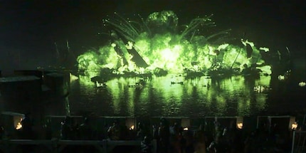 Tyrion besiegt die Schiffe Stannis mit dem grünen Wildfire